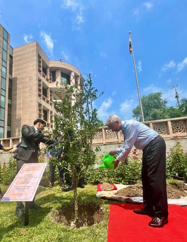 欧洲女子足球锦标赛_叫中国名字欧洲女子足球锦标赛，娶日本妻子，5年没见的印度外长来了