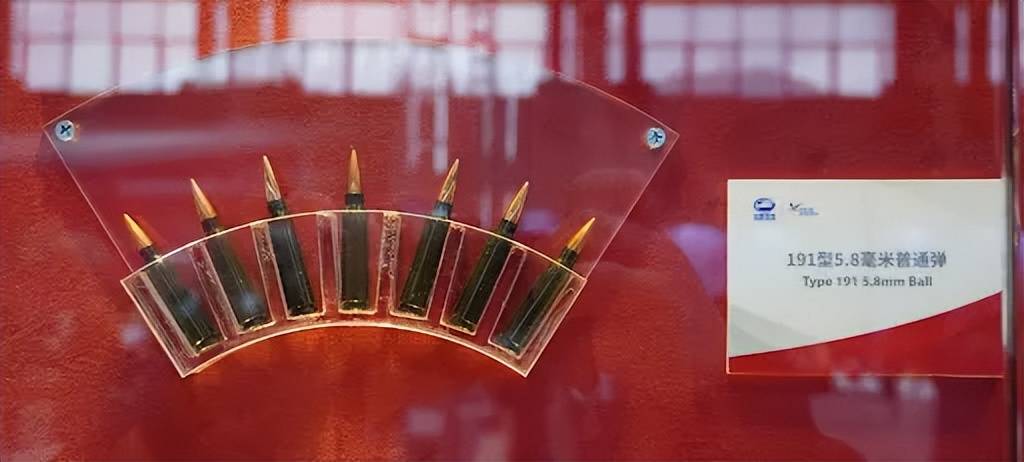 皇冠皇冠平台
_越南新步枪参加联合军演皇冠皇冠平台
,担心中国偷学技术,结果频繁卡壳到炸?