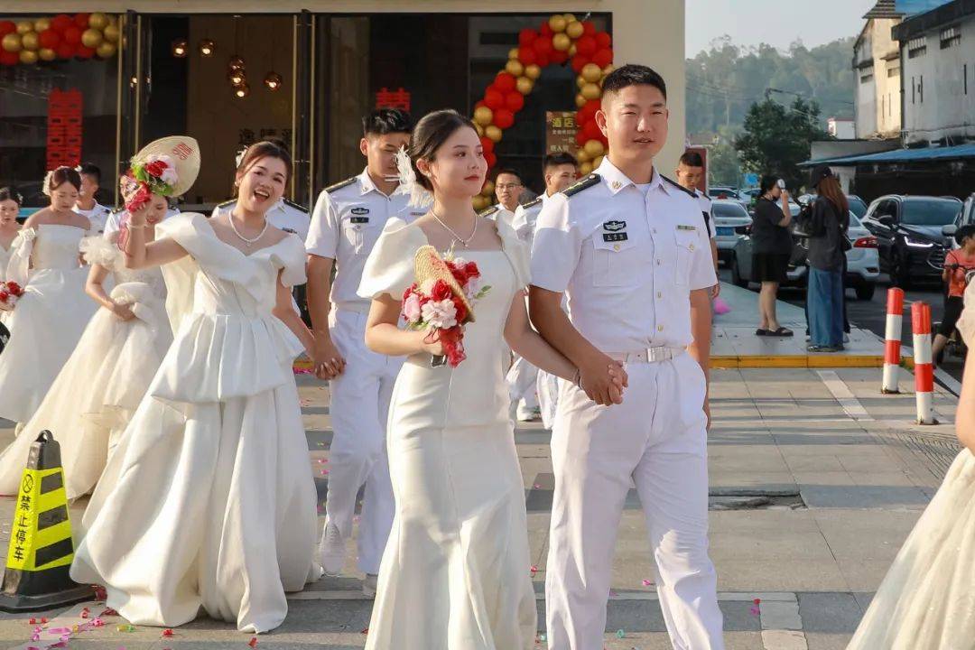 英格兰超级联赛_恭喜英格兰超级联赛，他们结婚了！