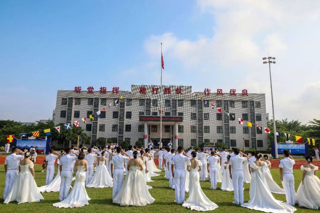 英格兰超级联赛_恭喜英格兰超级联赛，他们结婚了！