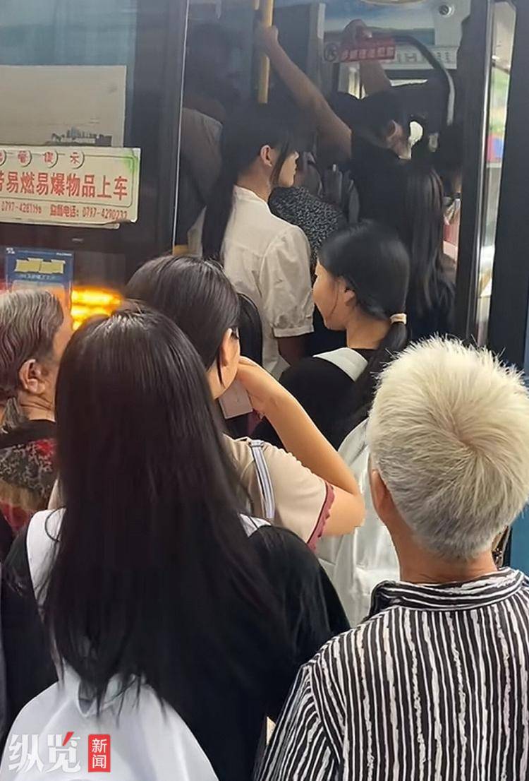 意大利乙组联赛 | 江西定南早高峰常有老人们“抢公交”致不少学生上学迟到意大利乙组联赛？交通局回应