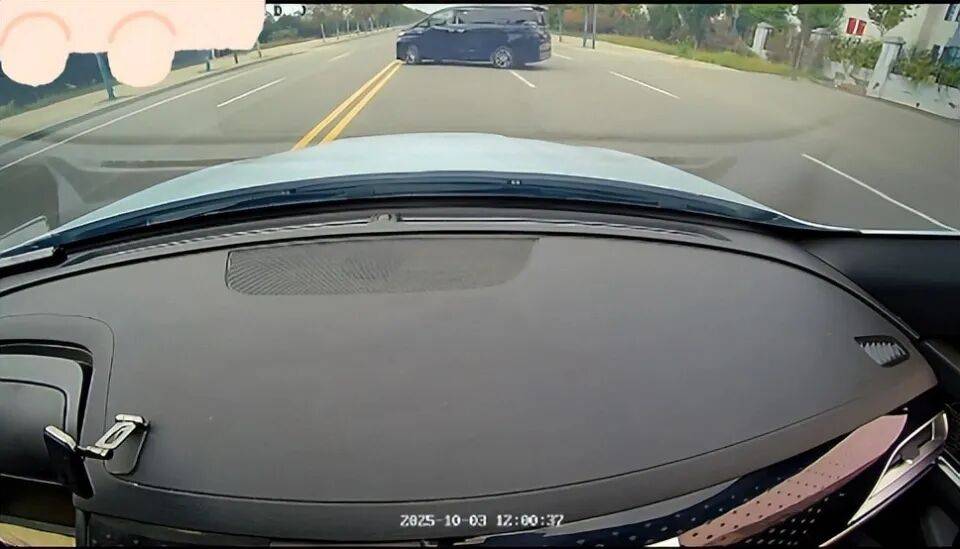 体育皇冠信用网站_网约车女司机遭丰田别车体育皇冠信用网站,男子自称公安局的;临汾交警支队:辖区大队已介入调查