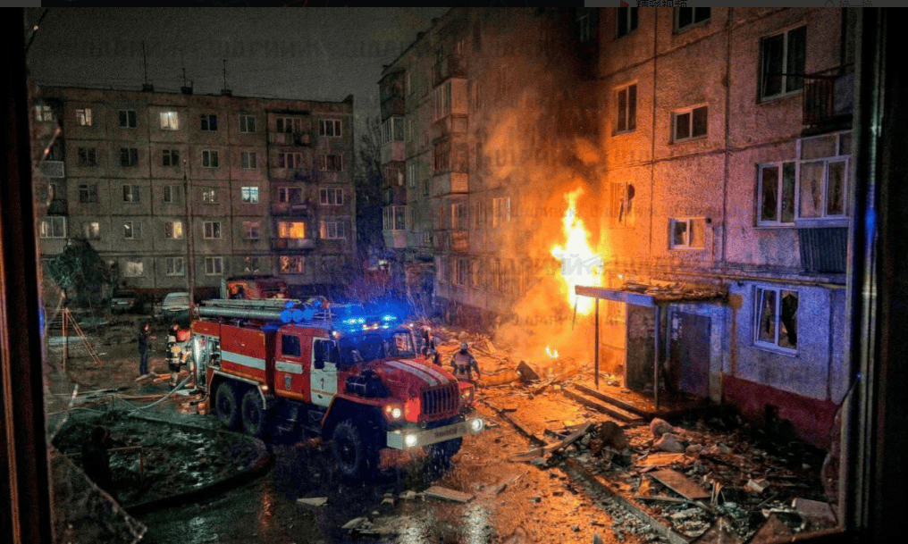 皇冠信用盘_S400导弹已经顶不住了？莫斯科爆发彻夜防空战皇冠信用盘，火车雷达发电站统统爆炸