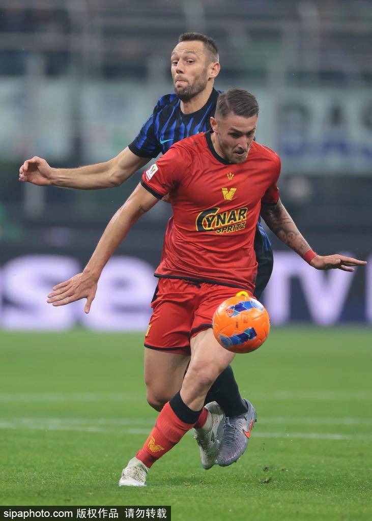 皇冠信用网开户
_国米意超杯对博洛尼亚:恰尔汗奥卢与达米安伤情更新皇冠信用网开户
,齐沃面临排兵困扰