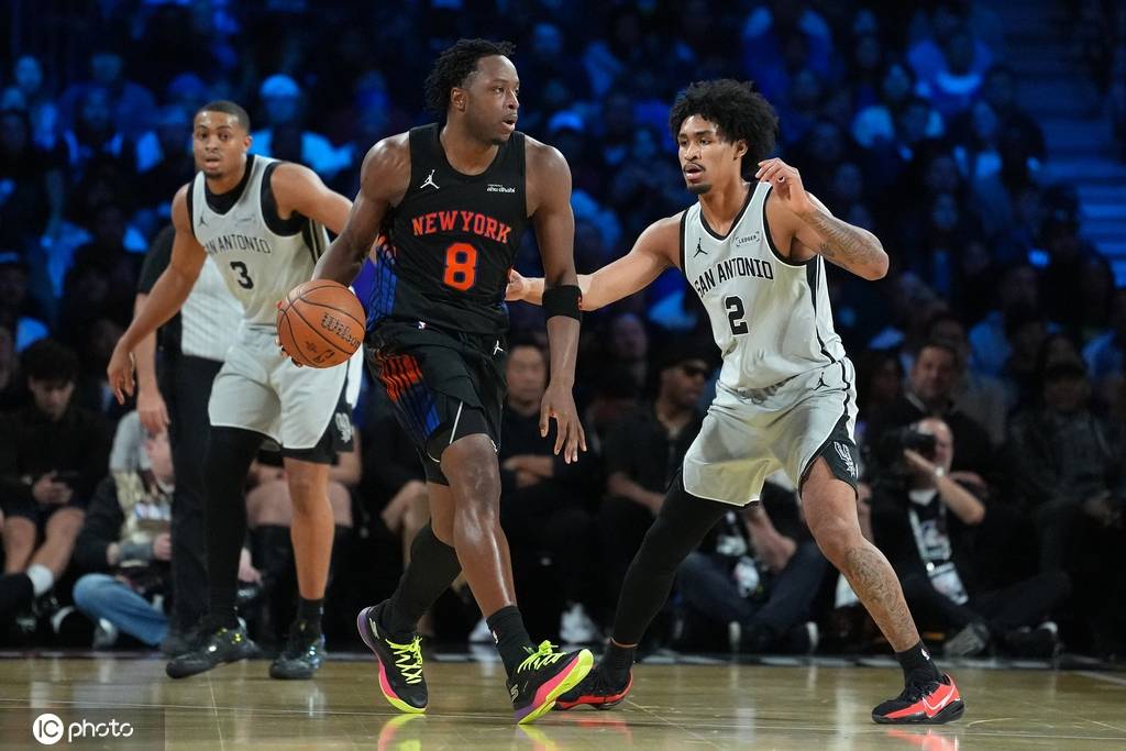 皇冠庄家
_NBA杯-布伦森25分文班亚马18分 尼克斯逆转马刺夺冠