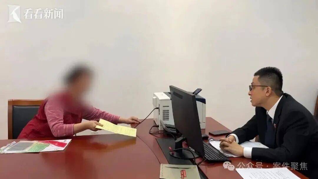 皇冠足球平台代理
_上海阿姨每天躺百万元现金上睡觉皇冠足球平台代理
!房子被查、两次被拘就是不肯还钱