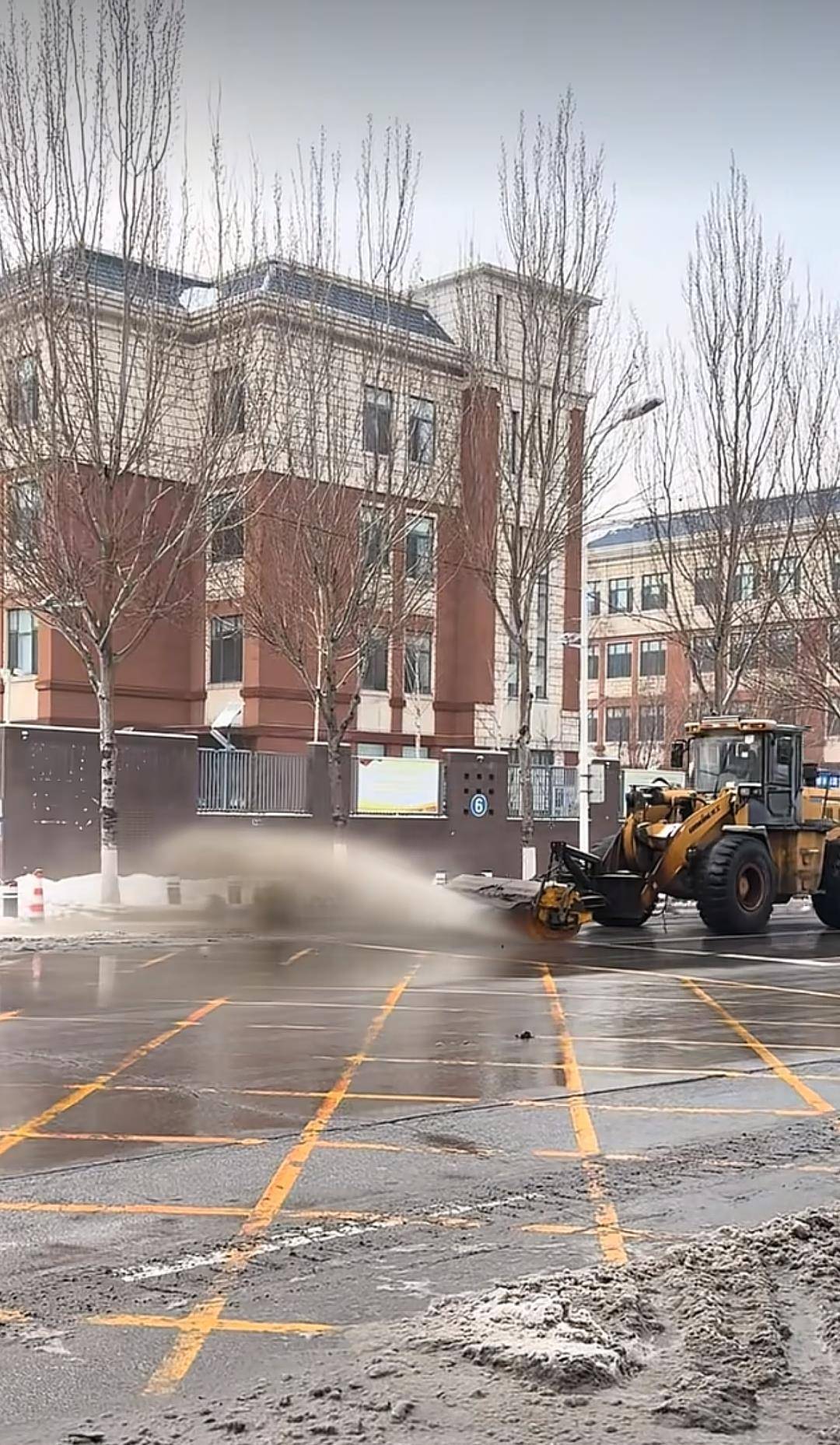 皇冠信用网代理申请
_网友吐槽沈阳扫雪车弄脏路旁私家车皇冠信用网代理申请
,当地回应:难免出现该情况,表示歉意