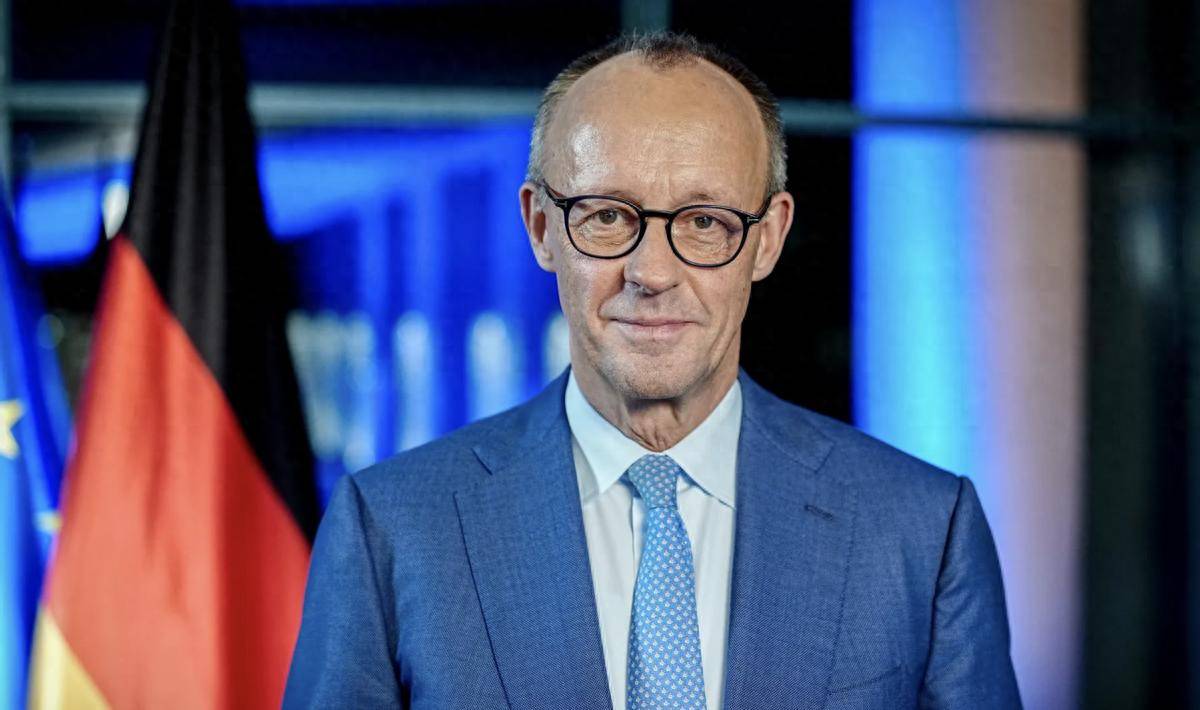 皇冠信用网平台
_德国总理默茨新年致辞:我们不是大国的棋子皇冠信用网平台
,我们双手未被束缚!哪来的底气?