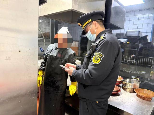 皇冠电话_闵行夜查皇冠电话！上海禁令下仍有商家自制售卖生腌